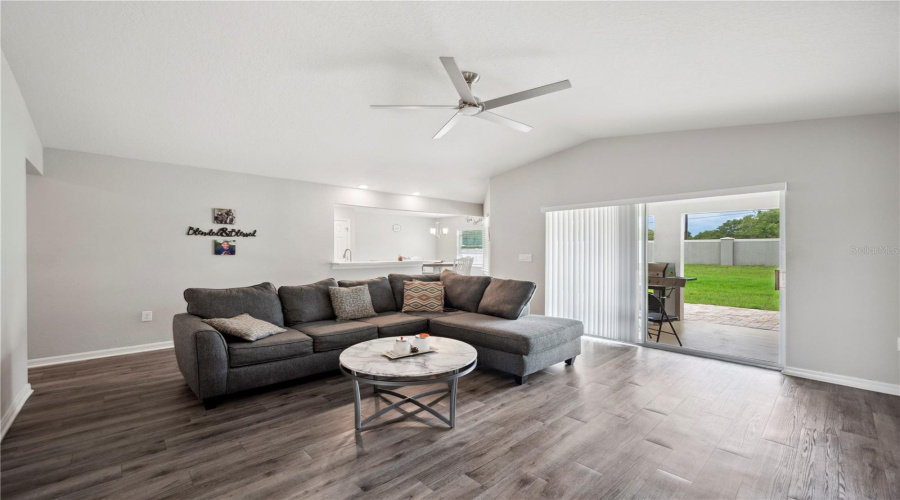 Davenport, Florida 33837, 4 Bedrooms Bedrooms, ,2 Bathroomsbathrooms,Residential,For Sale,Cloverbrook,Mfrl4953482