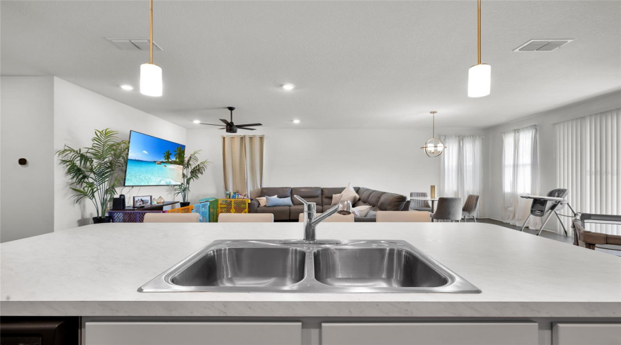 DAVENPORT, Florida 33896, 4 Bedrooms Bedrooms, ,2 BathroomsBathrooms,Residential,For Sale,OVERPOOL AVE,0,MFRS5127529