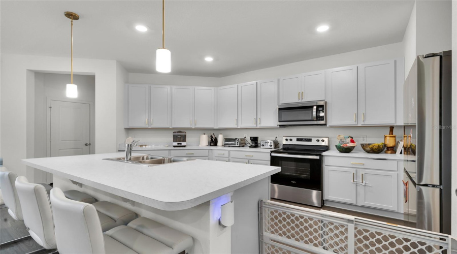 DAVENPORT, Florida 33896, 4 Bedrooms Bedrooms, ,2 BathroomsBathrooms,Residential,For Sale,OVERPOOL AVE,0,MFRS5127529