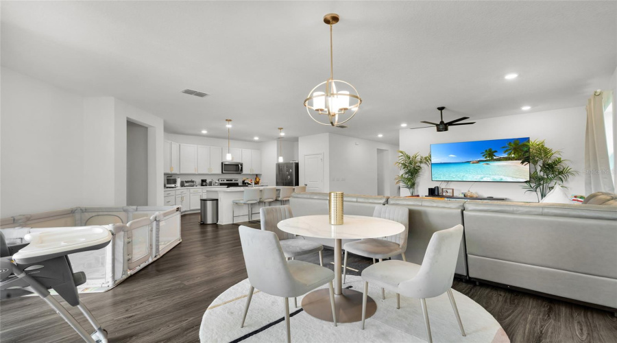 DAVENPORT, Florida 33896, 4 Bedrooms Bedrooms, ,2 BathroomsBathrooms,Residential,For Sale,OVERPOOL AVE,0,MFRS5127529