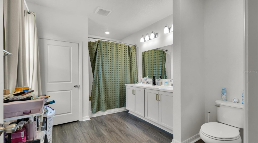 DAVENPORT, Florida 33896, 4 Bedrooms Bedrooms, ,2 BathroomsBathrooms,Residential,For Sale,OVERPOOL AVE,0,MFRS5127529
