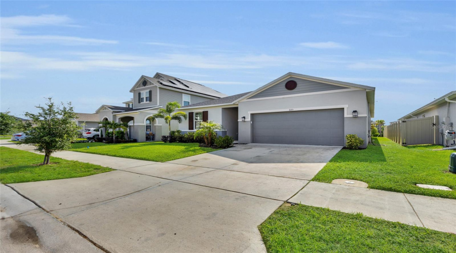 DAVENPORT, Florida 33896, 4 Bedrooms Bedrooms, ,2 BathroomsBathrooms,Residential,For Sale,OVERPOOL AVE,0,MFRS5127529