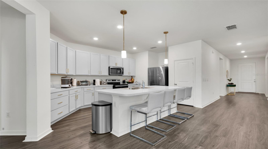 DAVENPORT, Florida 33896, 4 Bedrooms Bedrooms, ,2 BathroomsBathrooms,Residential,For Sale,OVERPOOL AVE,0,MFRS5127529