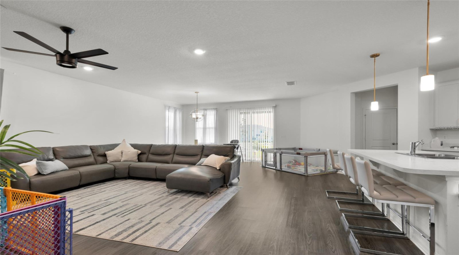 DAVENPORT, Florida 33896, 4 Bedrooms Bedrooms, ,2 BathroomsBathrooms,Residential,For Sale,OVERPOOL AVE,0,MFRS5127529