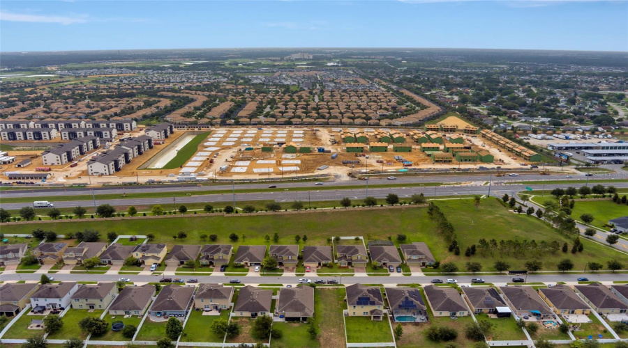 DAVENPORT, Florida 33897, 5 Bedrooms Bedrooms, ,3 BathroomsBathrooms,Residential,For Sale,WILLIAMSON,0,MFRO6315116