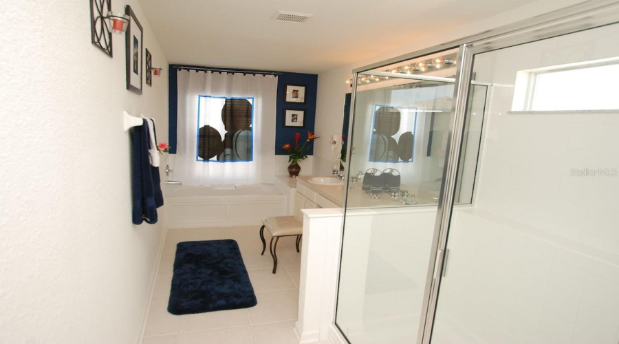 KISSIMMEE, Florida 34747, 6 Bedrooms Bedrooms, ,4 BathroomsBathrooms,Residential,For Sale,TOSTETH,0,MFRS5128304