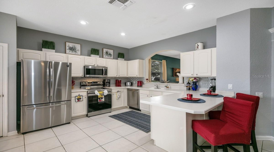 KISSIMMEE, Florida 34747, 6 Bedrooms Bedrooms, ,4 BathroomsBathrooms,Residential,For Sale,TOSTETH,0,MFRS5128304