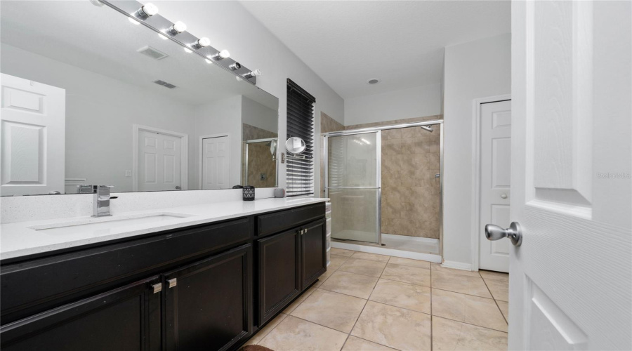 Davenport, Florida 33837, 4 Bedrooms Bedrooms, ,2 Bathroomsbathrooms,Residential,For Sale,Lakeshore,Mfrs5128282
