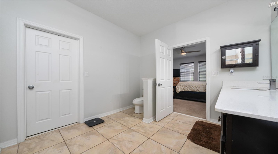 Davenport, Florida 33837, 4 Bedrooms Bedrooms, ,2 Bathroomsbathrooms,Residential,For Sale,Lakeshore,Mfrs5128282