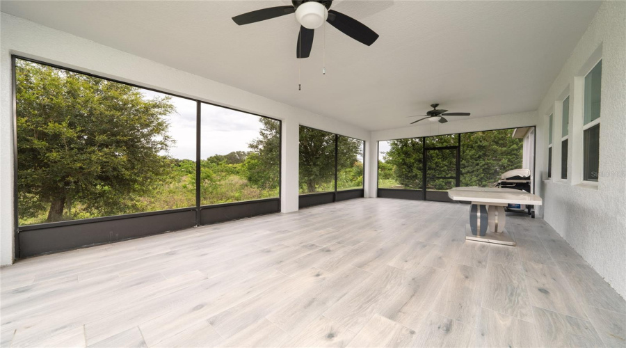 Davenport, Florida 33837, 4 Bedrooms Bedrooms, ,2 Bathroomsbathrooms,Residential,For Sale,Lakeshore,Mfrs5128282