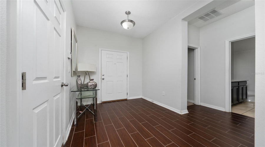 Davenport, Florida 33837, 4 Bedrooms Bedrooms, ,2 Bathroomsbathrooms,Residential,For Sale,Lakeshore,Mfrs5128282