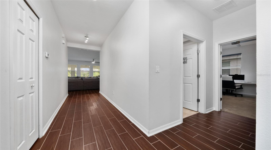 Davenport, Florida 33837, 4 Bedrooms Bedrooms, ,2 Bathroomsbathrooms,Residential,For Sale,Lakeshore,Mfrs5128282