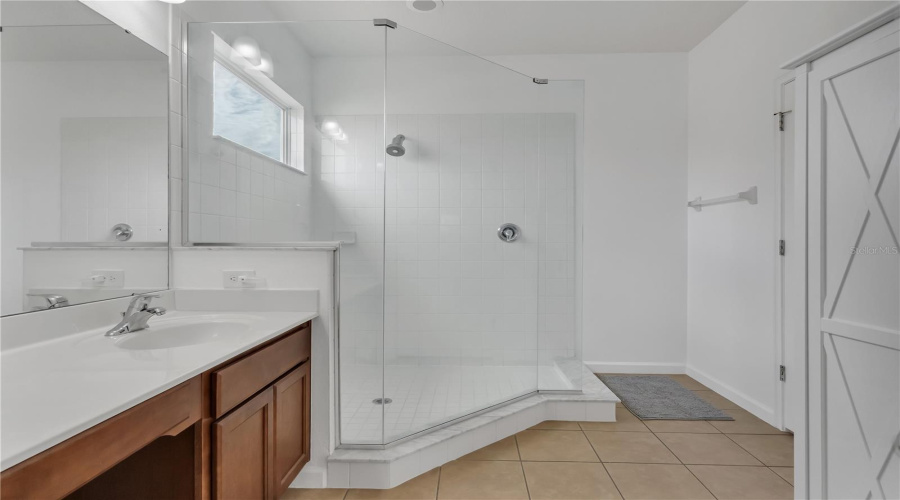 DAVENPORT, Florida 33837, 6 Bedrooms Bedrooms, ,5 BathroomsBathrooms,Residential,For Sale,CABELLO,0,MFRO6314956