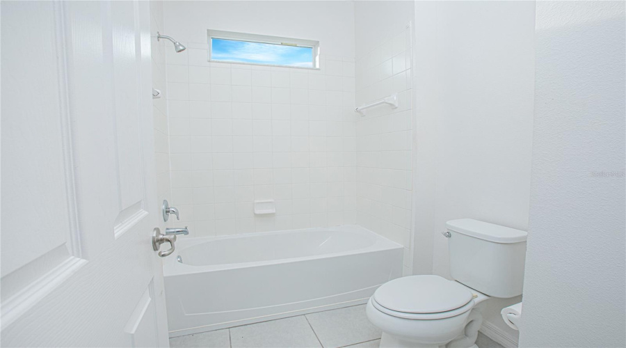 Davenport, Florida 33837, 5 Bedrooms Bedrooms, ,3 Bathroomsbathrooms,Residential,For Sale,Seville Dr,Mfro6315346