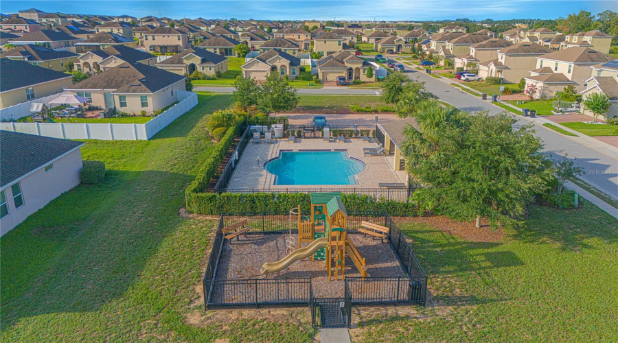 Davenport, Florida 33837, 5 Bedrooms Bedrooms, ,3 Bathroomsbathrooms,Residential,For Sale,Seville Dr,Mfro6315346