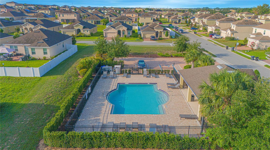 Davenport, Florida 33837, 5 Bedrooms Bedrooms, ,3 Bathroomsbathrooms,Residential,For Sale,Seville Dr,Mfro6315346