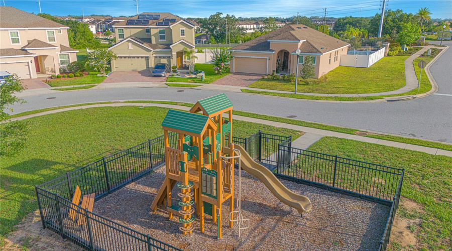 Davenport, Florida 33837, 5 Bedrooms Bedrooms, ,3 Bathroomsbathrooms,Residential,For Sale,Seville Dr,Mfro6315346