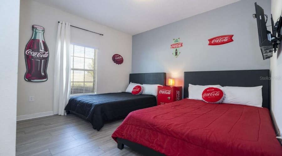 KISSIMMEE, Florida 34746, 5 Bedrooms Bedrooms, ,4 BathroomsBathrooms,Residential,For Sale,TOM SAWYER,0,MFRO6315331