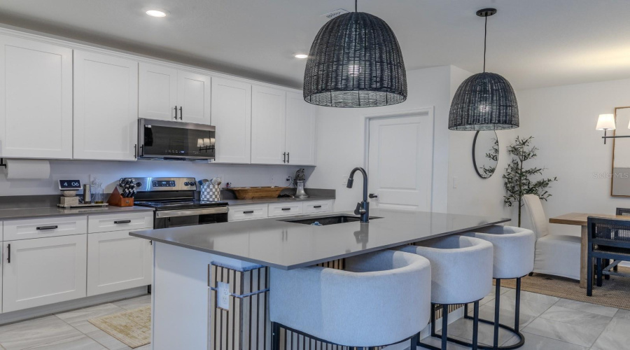Davenport, Florida 33837, 5 Bedrooms Bedrooms, ,2 Bathroomsbathrooms,Residential,For Sale,Cool Summer,Mfrs5128349