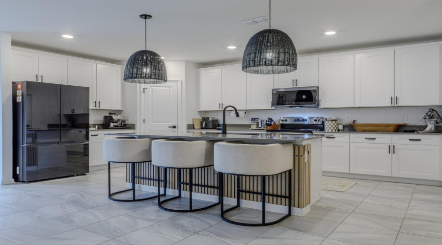 Davenport, Florida 33837, 5 Bedrooms Bedrooms, ,2 Bathroomsbathrooms,Residential,For Sale,Cool Summer,Mfrs5128349