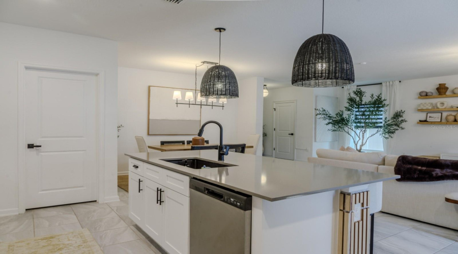 Davenport, Florida 33837, 5 Bedrooms Bedrooms, ,2 Bathroomsbathrooms,Residential,For Sale,Cool Summer,Mfrs5128349