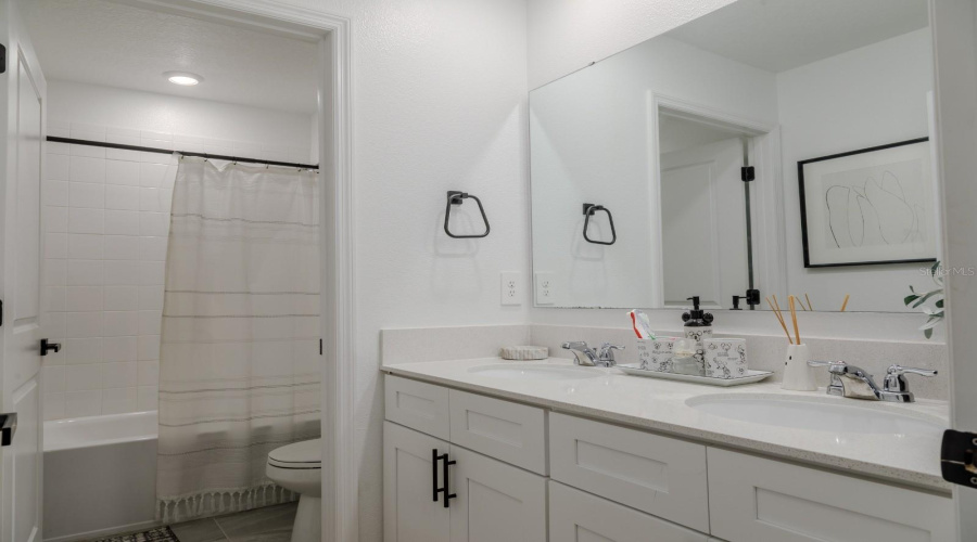 Davenport, Florida 33837, 5 Bedrooms Bedrooms, ,2 Bathroomsbathrooms,Residential,For Sale,Cool Summer,Mfrs5128349