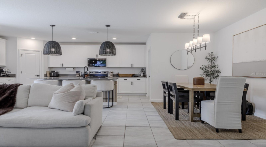 Davenport, Florida 33837, 5 Bedrooms Bedrooms, ,2 Bathroomsbathrooms,Residential,For Sale,Cool Summer,Mfrs5128349