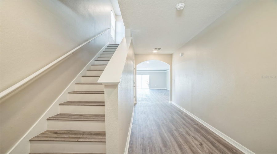 DAVENPORT, Florida 33837, 5 Bedrooms Bedrooms, ,3 BathroomsBathrooms,Residential,For Sale,EAGLEVIEW,0,MFRO6315568