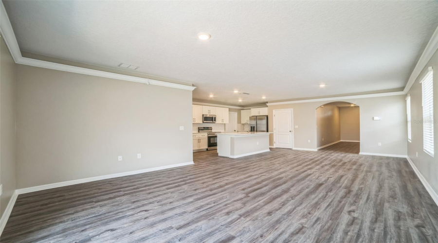 DAVENPORT, Florida 33837, 5 Bedrooms Bedrooms, ,3 BathroomsBathrooms,Residential,For Sale,EAGLEVIEW,0,MFRO6315568