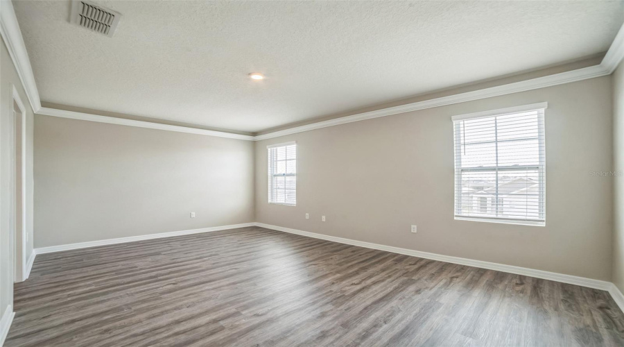 DAVENPORT, Florida 33837, 5 Bedrooms Bedrooms, ,3 BathroomsBathrooms,Residential,For Sale,EAGLEVIEW,0,MFRO6315568