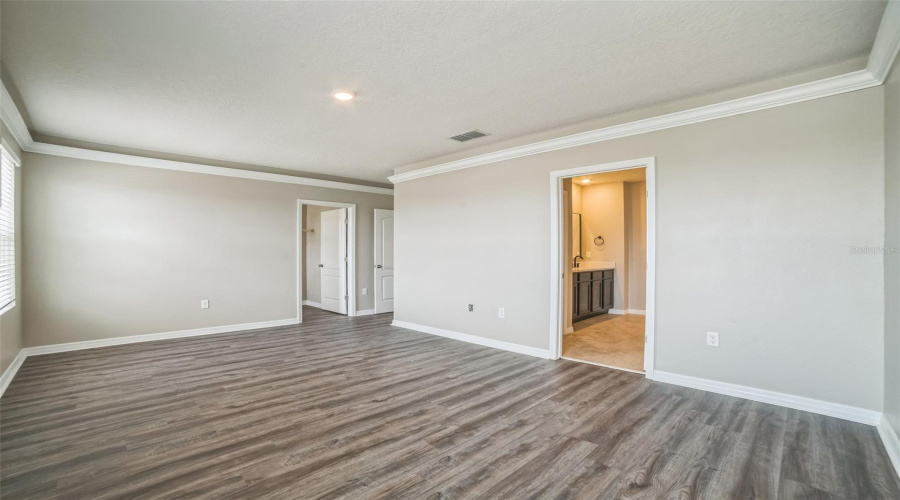 DAVENPORT, Florida 33837, 5 Bedrooms Bedrooms, ,3 BathroomsBathrooms,Residential,For Sale,EAGLEVIEW,0,MFRO6315568
