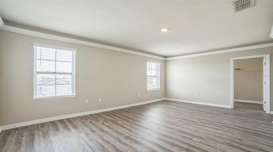 DAVENPORT, Florida 33837, 5 Bedrooms Bedrooms, ,3 BathroomsBathrooms,Residential,For Sale,EAGLEVIEW,0,MFRO6315568