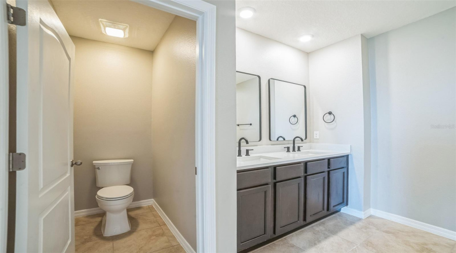 DAVENPORT, Florida 33837, 5 Bedrooms Bedrooms, ,3 BathroomsBathrooms,Residential,For Sale,EAGLEVIEW,0,MFRO6315568