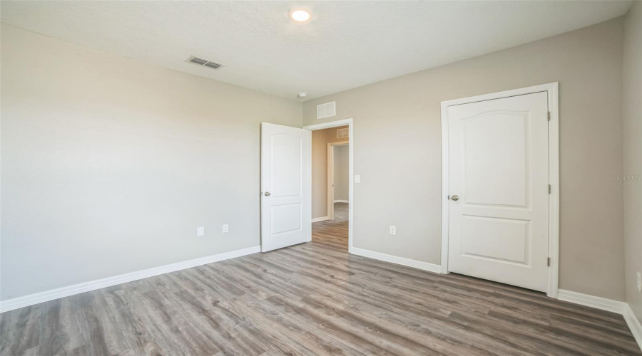 DAVENPORT, Florida 33837, 5 Bedrooms Bedrooms, ,3 BathroomsBathrooms,Residential,For Sale,EAGLEVIEW,0,MFRO6315568