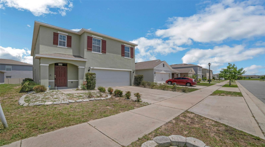 DAVENPORT, Florida 33837, 5 Bedrooms Bedrooms, ,3 BathroomsBathrooms,Residential,For Sale,EAGLEVIEW,0,MFRO6315568