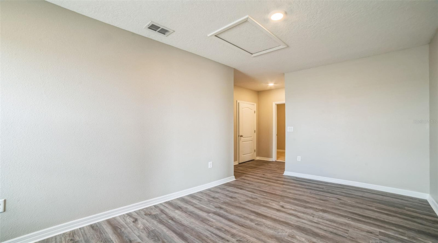 DAVENPORT, Florida 33837, 5 Bedrooms Bedrooms, ,3 BathroomsBathrooms,Residential,For Sale,EAGLEVIEW,0,MFRO6315568