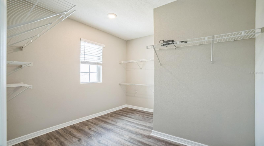 DAVENPORT, Florida 33837, 5 Bedrooms Bedrooms, ,3 BathroomsBathrooms,Residential,For Sale,EAGLEVIEW,0,MFRO6315568