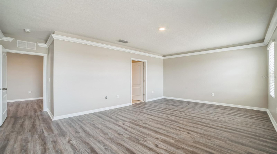 DAVENPORT, Florida 33837, 5 Bedrooms Bedrooms, ,3 BathroomsBathrooms,Residential,For Sale,EAGLEVIEW,0,MFRO6315568