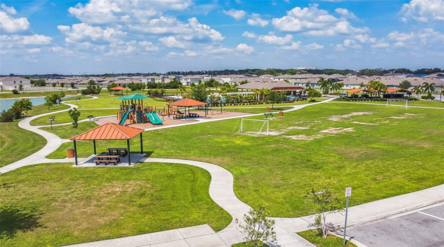 DAVENPORT, Florida 33837, 5 Bedrooms Bedrooms, ,3 BathroomsBathrooms,Residential,For Sale,EAGLEVIEW,0,MFRO6315568