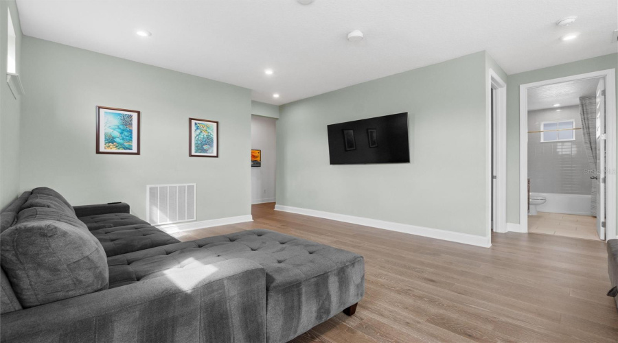2nd Floor Loft