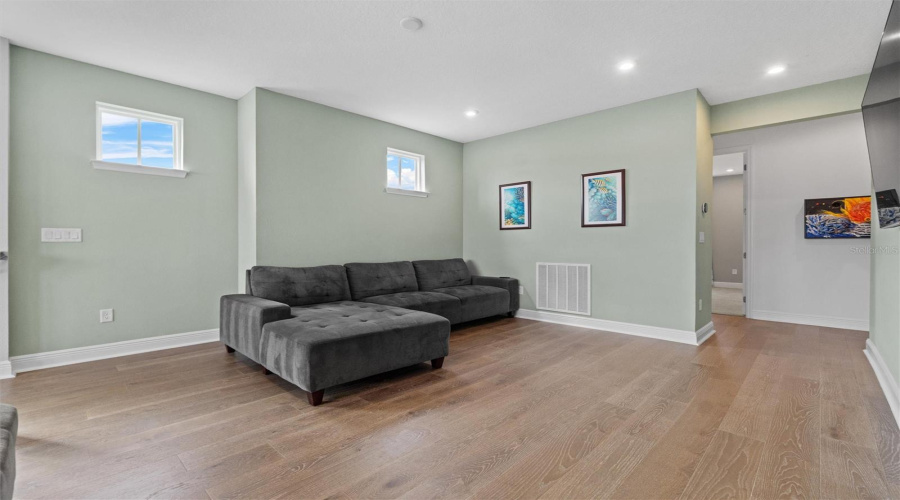 2nd Floor loft