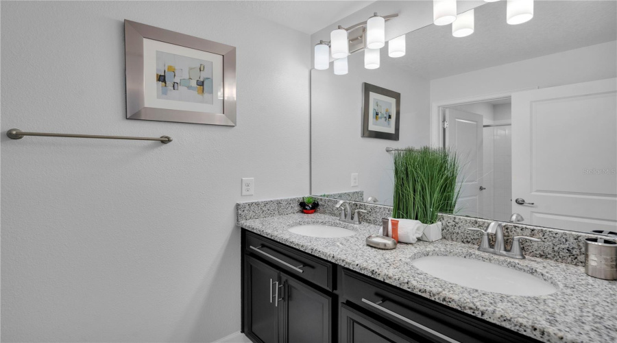 Davenport, Florida 33896, 4 Bedrooms Bedrooms, ,3 Bathroomsbathrooms,Residential,For Sale,Dogleg,Mfro6314581