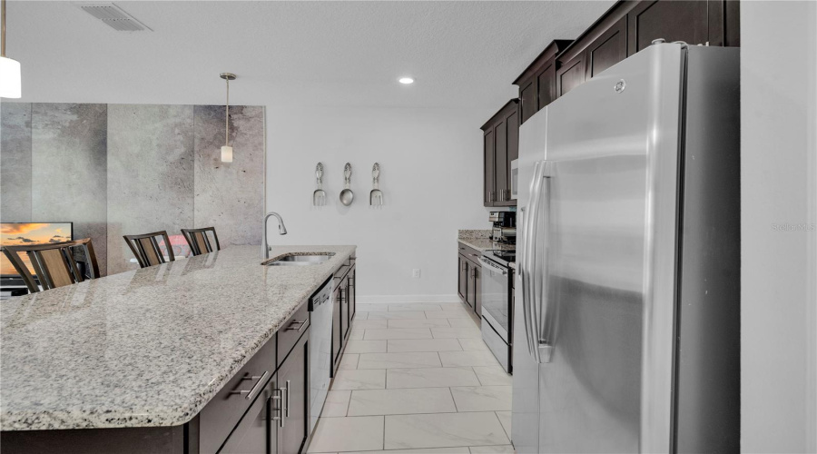 Davenport, Florida 33896, 4 Bedrooms Bedrooms, ,3 Bathroomsbathrooms,Residential,For Sale,Dogleg,Mfro6314581
