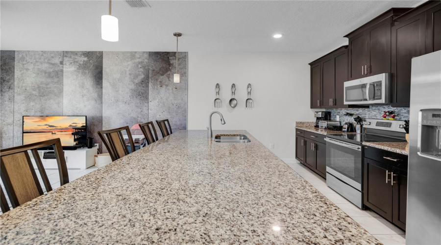 Davenport, Florida 33896, 4 Bedrooms Bedrooms, ,3 Bathroomsbathrooms,Residential,For Sale,Dogleg,Mfro6314581