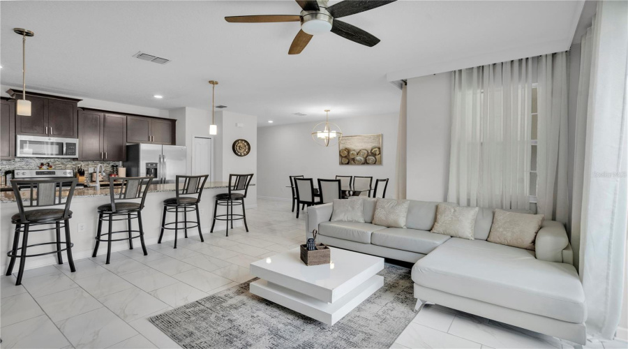 Davenport, Florida 33896, 4 Bedrooms Bedrooms, ,3 Bathroomsbathrooms,Residential,For Sale,Dogleg,Mfro6314581
