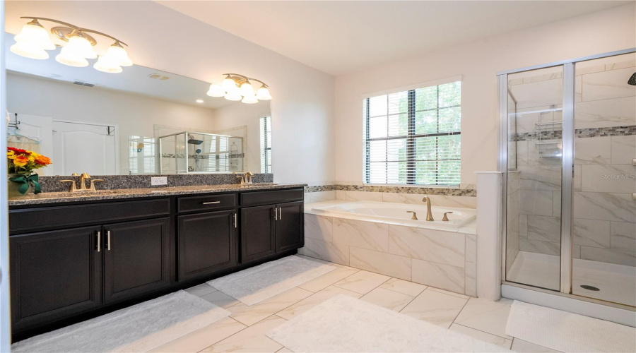 DAVENPORT, Florida 33896, 6 Bedrooms Bedrooms, ,5 BathroomsBathrooms,Residential,For Sale,SHINNECOCK HILLS,0,MFRO6314608