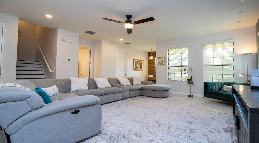 DAVENPORT, Florida 33896, 6 Bedrooms Bedrooms, ,5 BathroomsBathrooms,Residential,For Sale,SHINNECOCK HILLS,0,MFRO6314608
