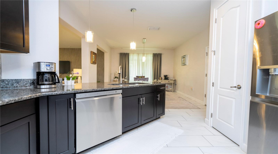 DAVENPORT, Florida 33896, 6 Bedrooms Bedrooms, ,5 BathroomsBathrooms,Residential,For Sale,SHINNECOCK HILLS,0,MFRO6314608