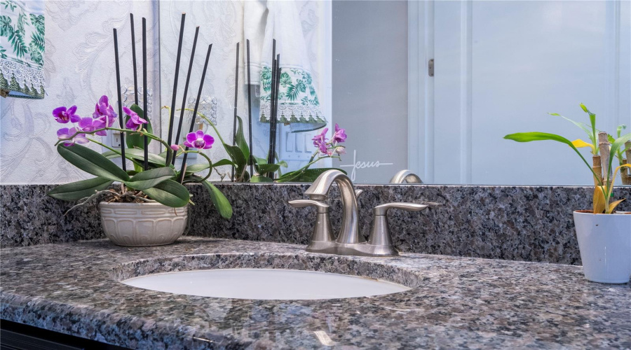 DAVENPORT, Florida 33896, 6 Bedrooms Bedrooms, ,5 BathroomsBathrooms,Residential,For Sale,SHINNECOCK HILLS,0,MFRO6314608
