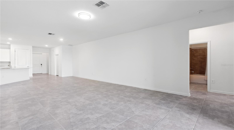 Davenport, Florida 33837, 4 Bedrooms Bedrooms, ,3 Bathroomsbathrooms,Residential,For Sale,Daring,Mfro6315023